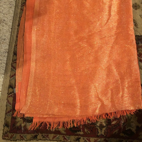Coral Shimmery scarf - Picture 2 of 5